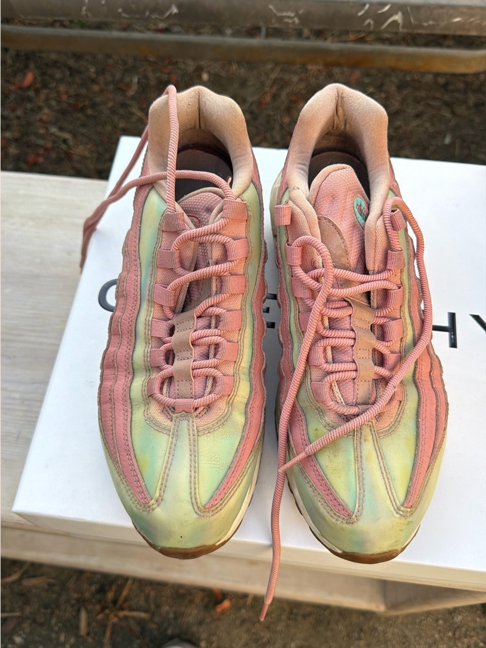Nike Air Max 95 SE Women's Pink and Iridescent Lace-Up Athletic Sneakers